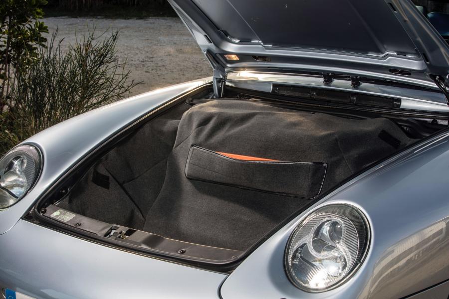 Багажник Porsche 911 Carrera 3.6 Cabriolet 1994 года  (фото 24 из 25)